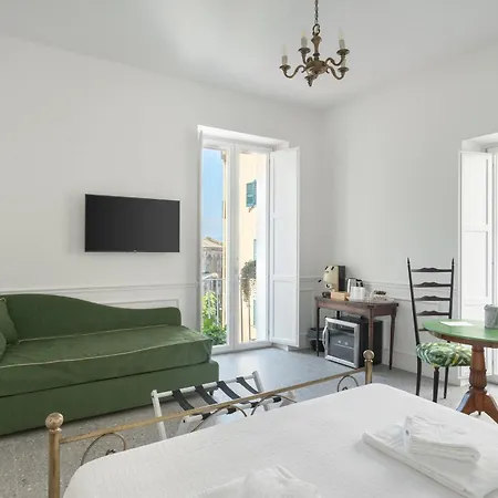 Palazzo Desiderio Apartment